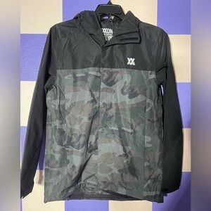 NWT Dixxon Water Resistant Tech Hooded Windbreaker in Black and Camo - Size M